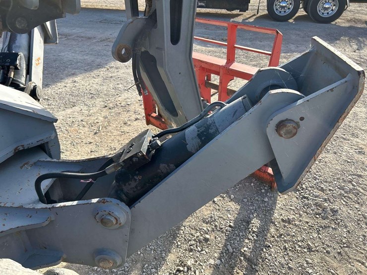 2018-skyjack-sj1056th-image-17