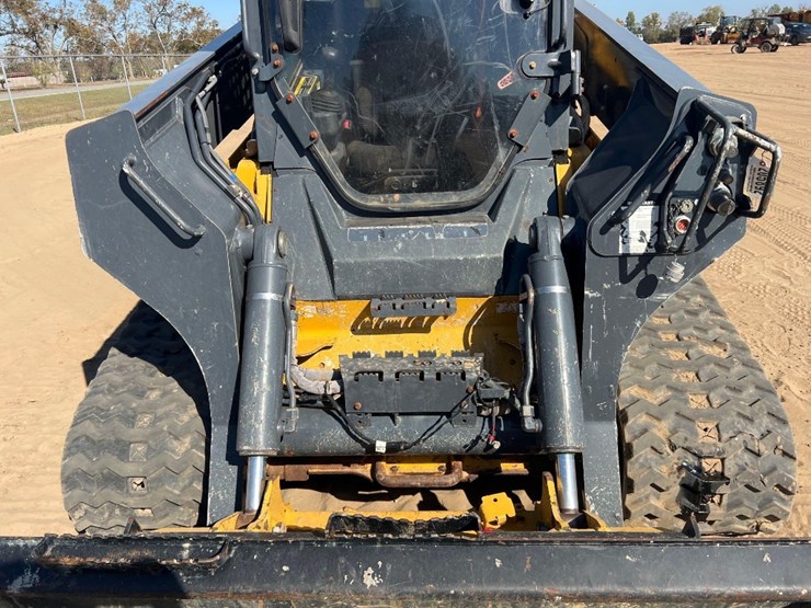 2020-deere-333g-image-19