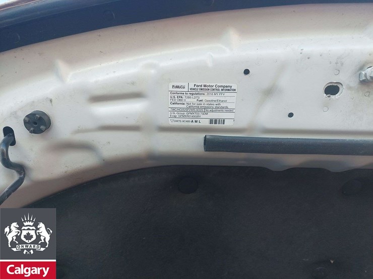 2016-ford-explorer-image-16