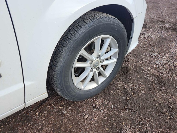 2015-dodge-grand-caravan-sxt-image-43