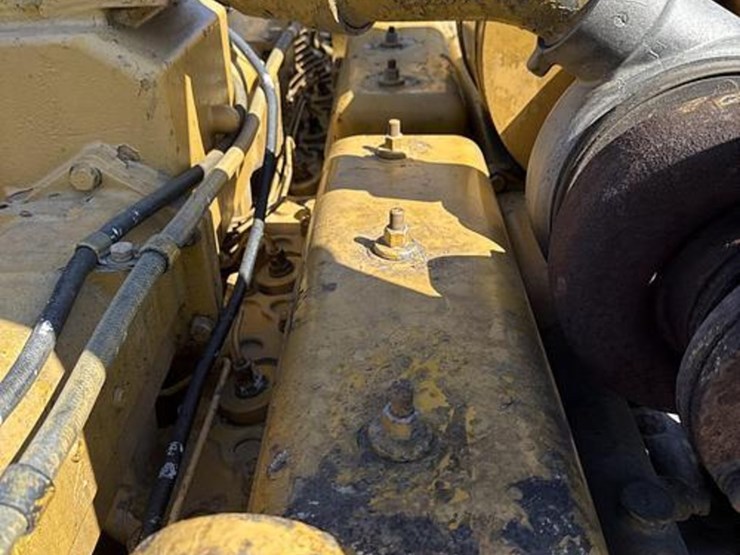 caterpillar-d353-image-7