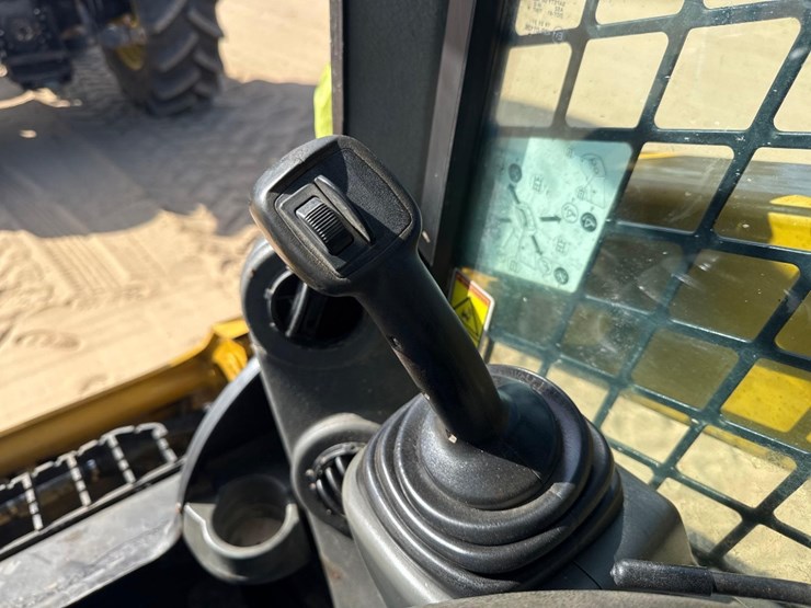 2019-caterpillar-259d-image-25