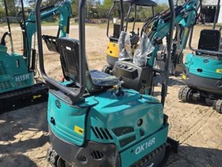cfg-mini-excavator-qk16r-w-hydraulic-thumb-image-3