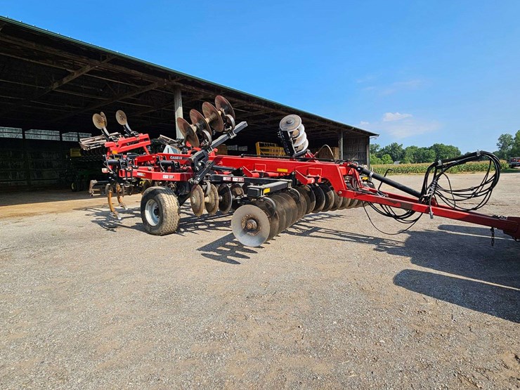 case-870-disk-chisel-plow-image-18