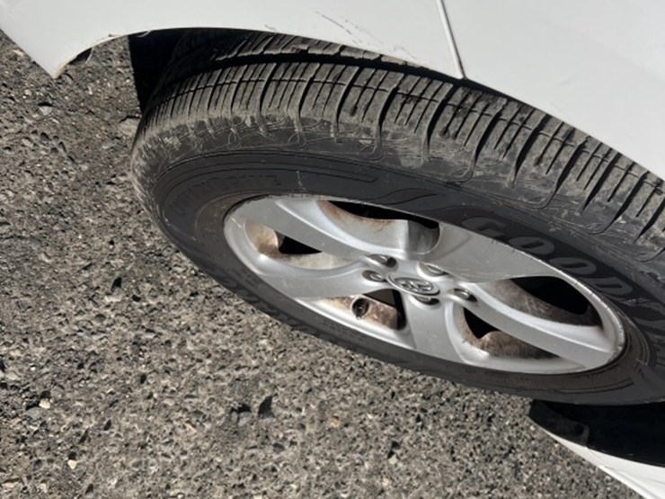 2014-toyota-sienna-le-image-44