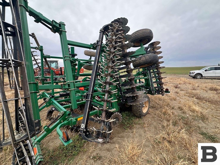 great-plains-2400tm-image-40