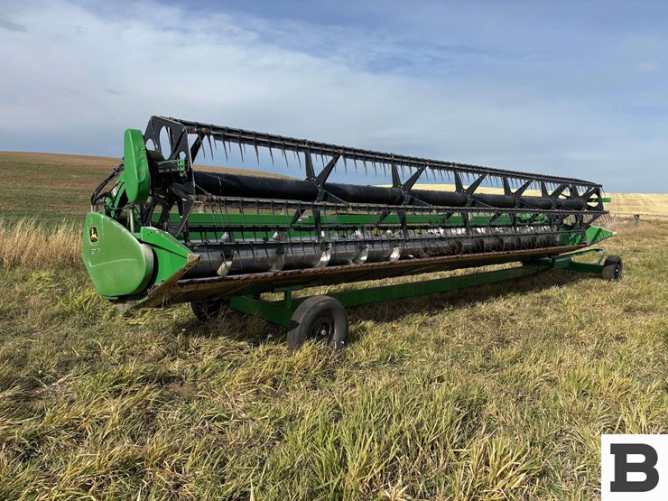 2005-john-deere-630r-image-1