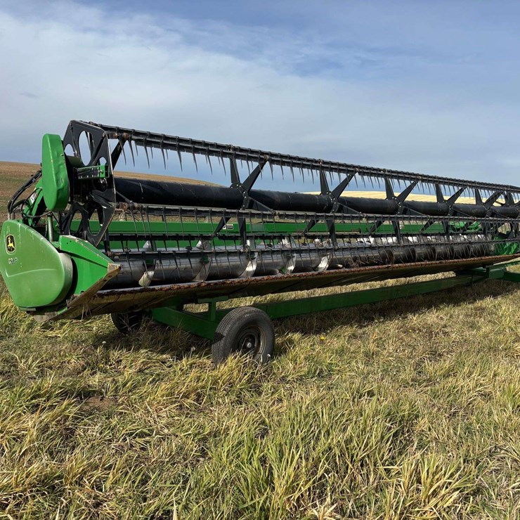 2005 JOHN DEERE 630R