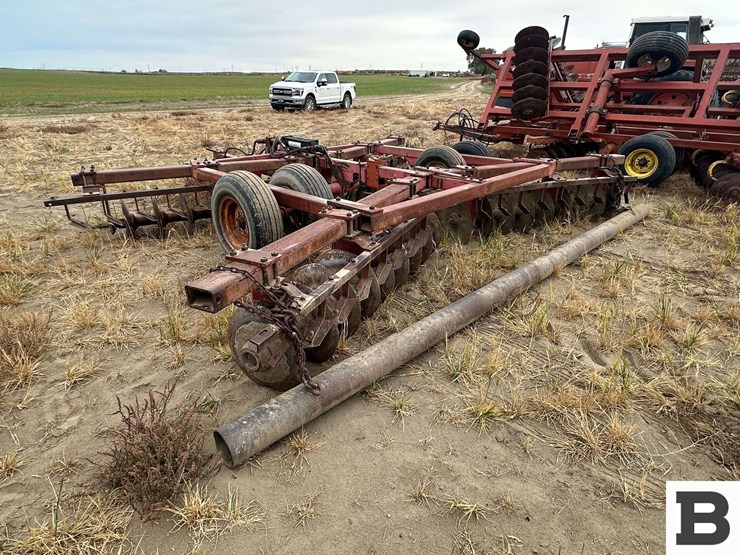 massey-ferguson-720-image-3