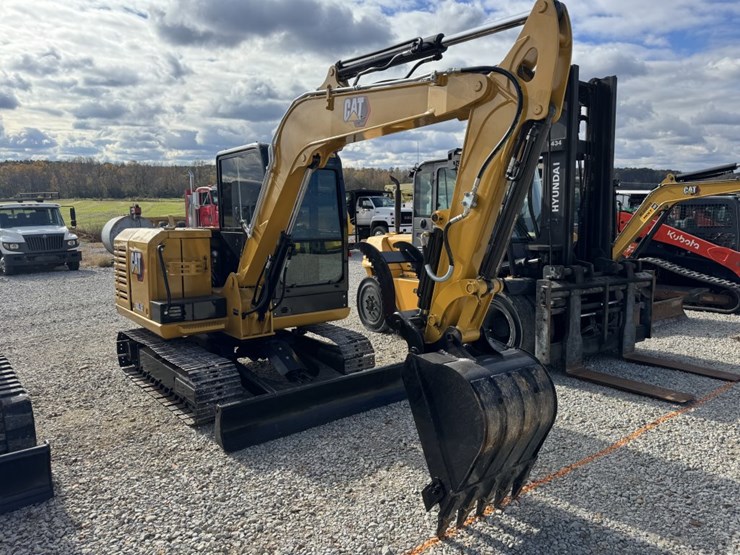 2015-caterpillar-305.5e-image-2