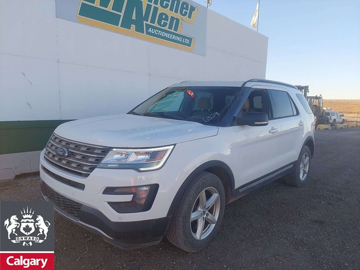 2016-ford-explorer-image-1