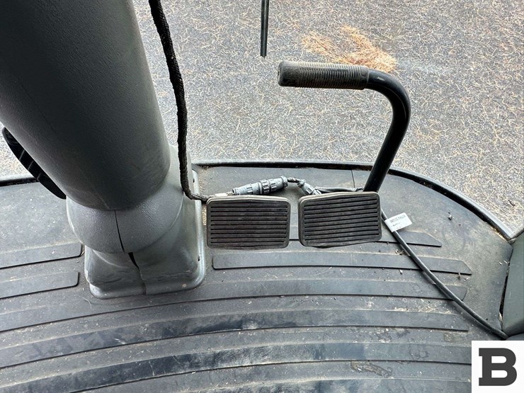 2008-gleaner-r75-image-73