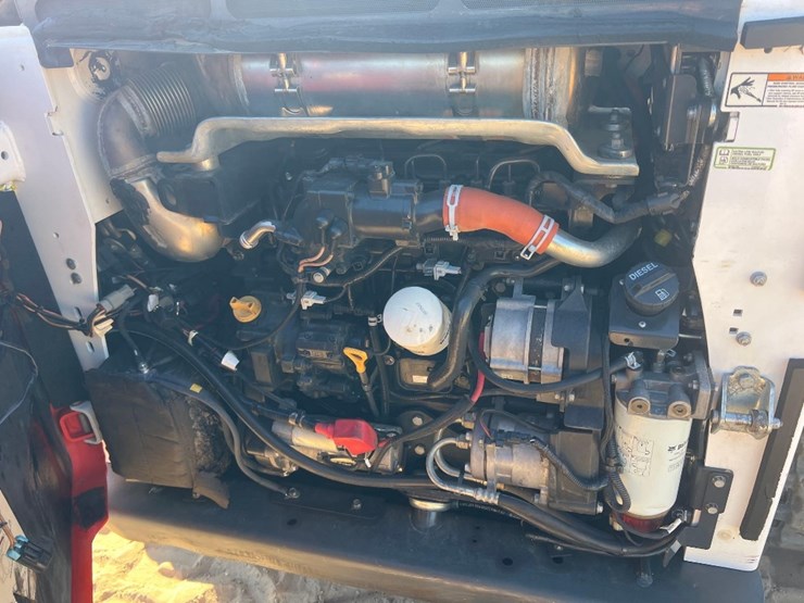 2021-bobcat-t870-image-21