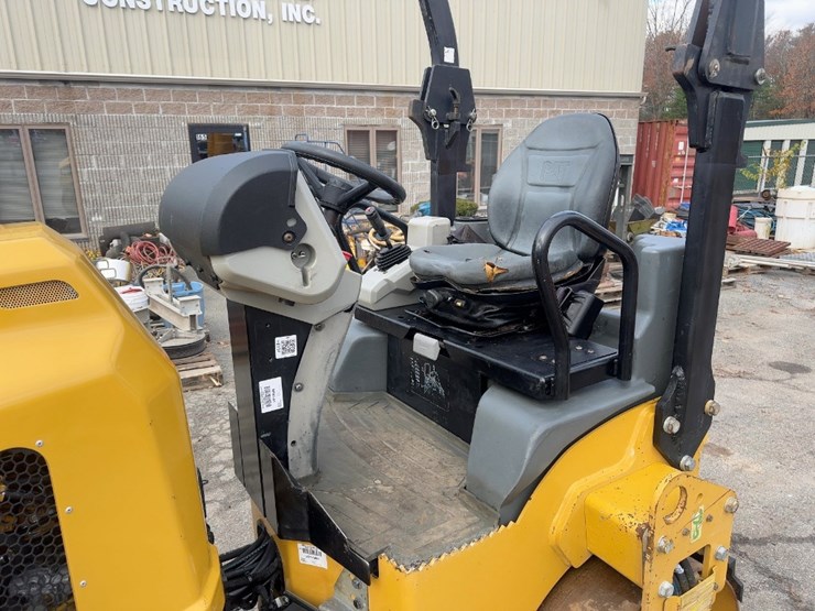 2019-caterpillar-c15-image-16