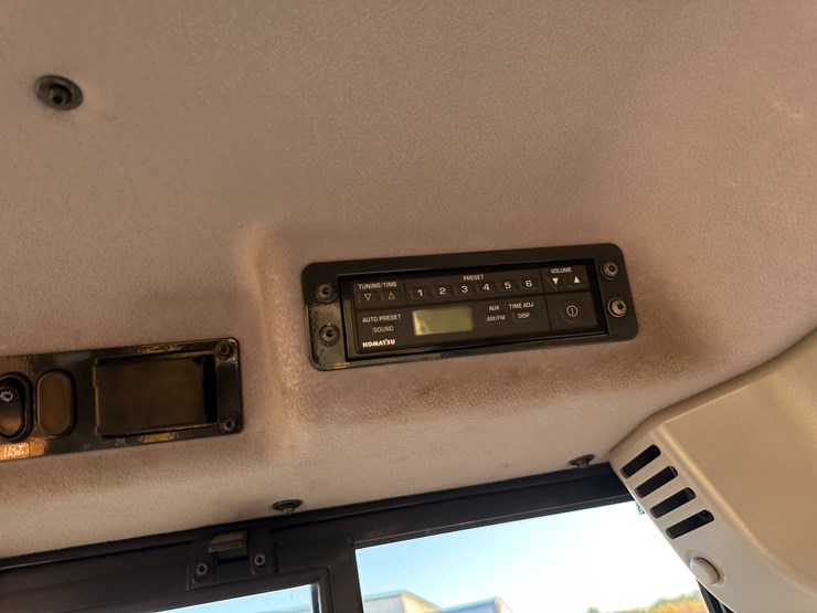 #32837-•-komatsu-39px-crawler-dozer-km10d130kka096648-image-62