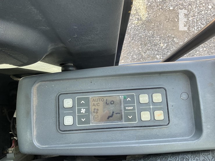 2018-case-cx57c-image-26