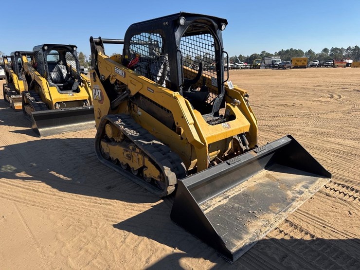 2023-caterpillar-259d3-image-6