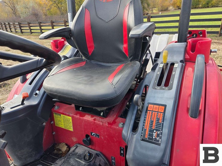 2021-mahindra-1640-image-11