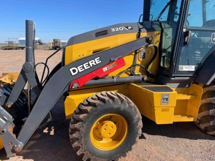 2024-john-deere-320-image-2