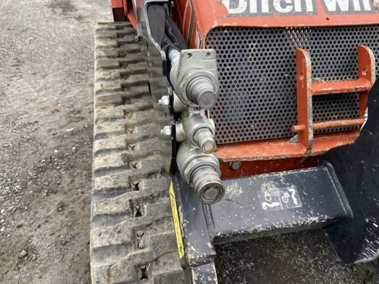 2021-ditch-witch-sk800-image-31