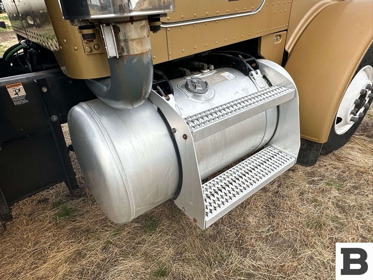 2000-peterbilt-grain-truck---lewiston,-id-image-33