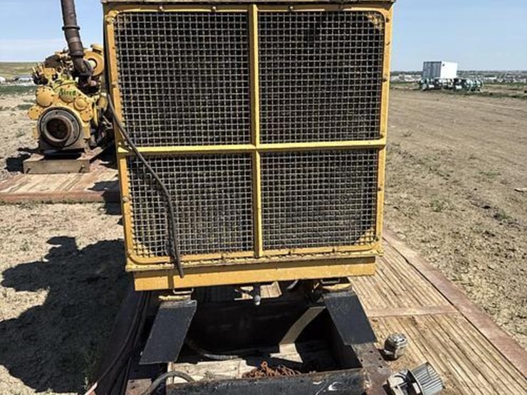 caterpillar-d353-image-4