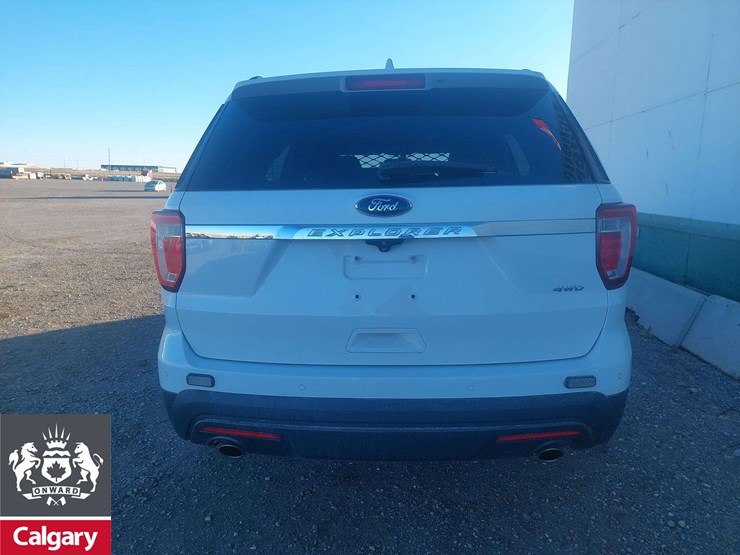 2017-ford-explorer-image-5