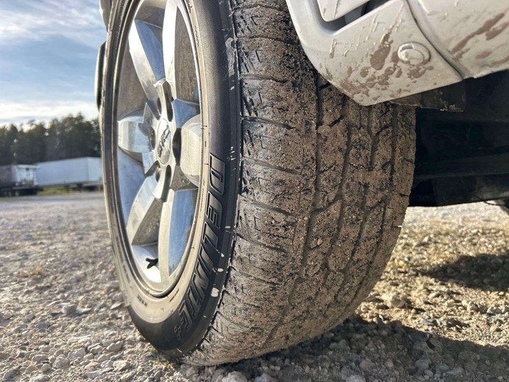 2006-gmc-3500-image-25