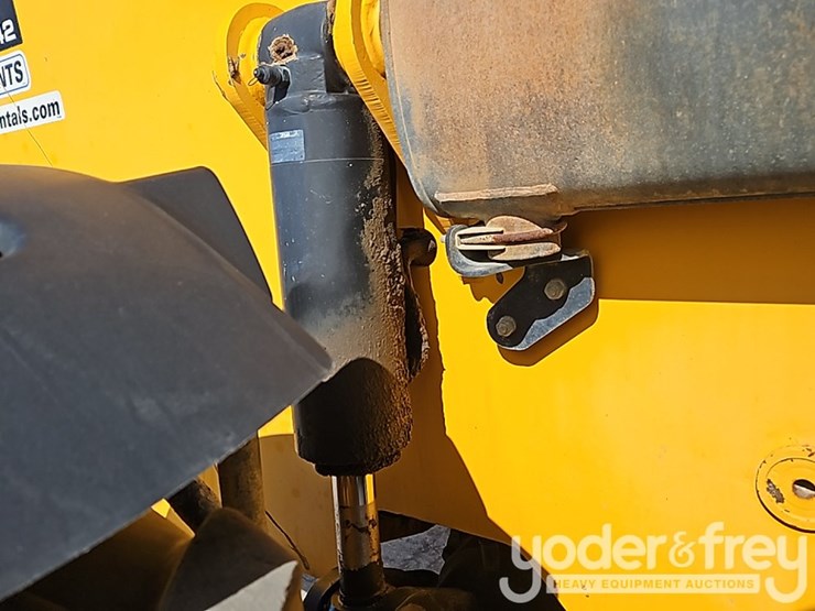 2015-jcb-509-42-image-10