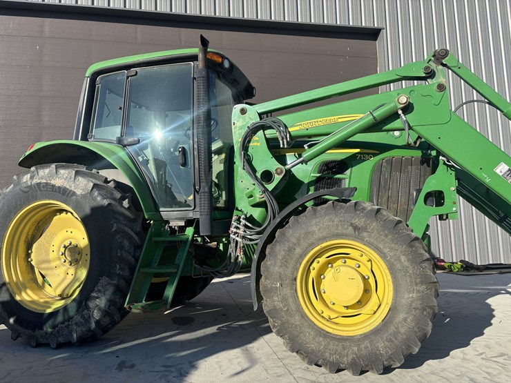 john-deere-7130-image-3