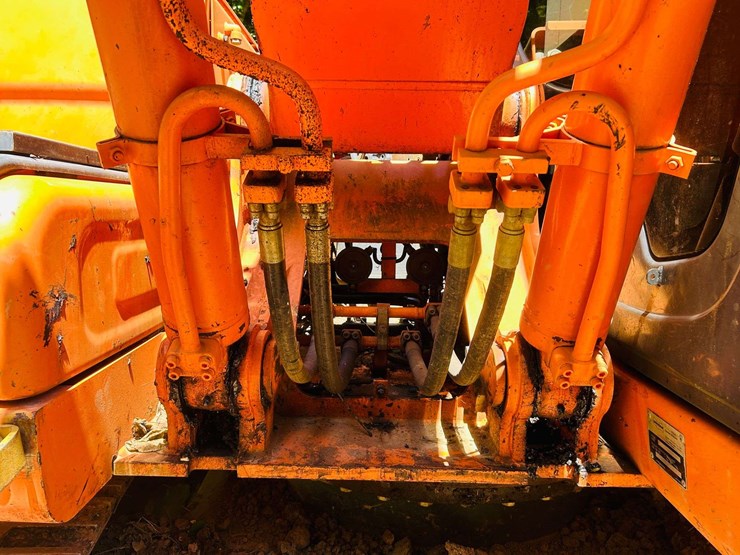 2010-doosan-dx180-lc-image-51