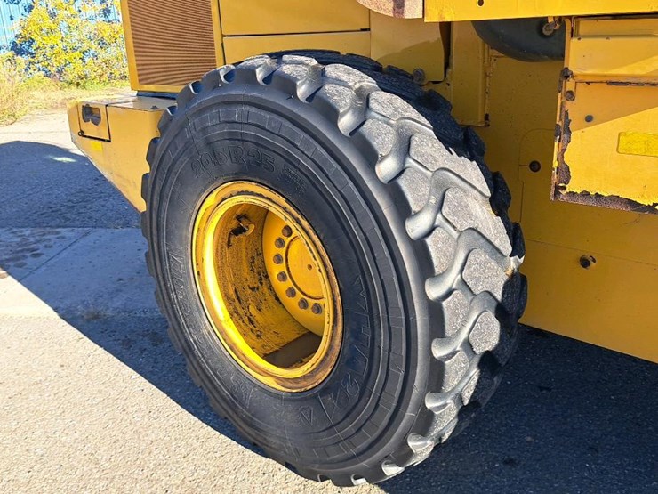 2018-deere-544k-image-38