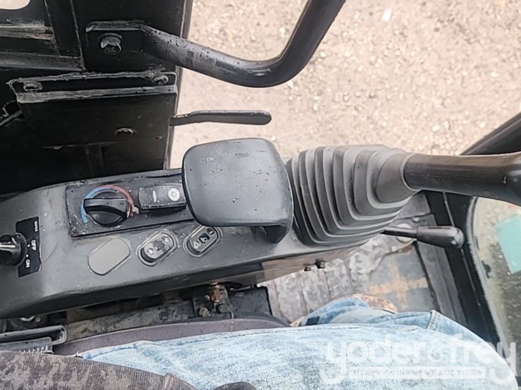 2018-caterpillar-305.5-image-32