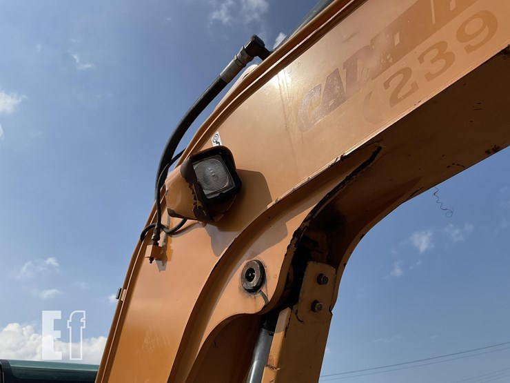 2018-case-cx57c-image-15