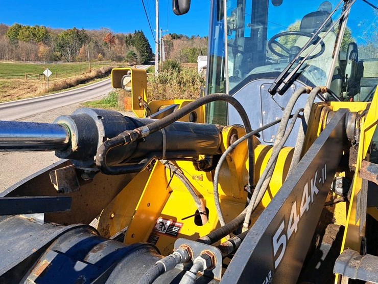 2018-deere-544k-image-29