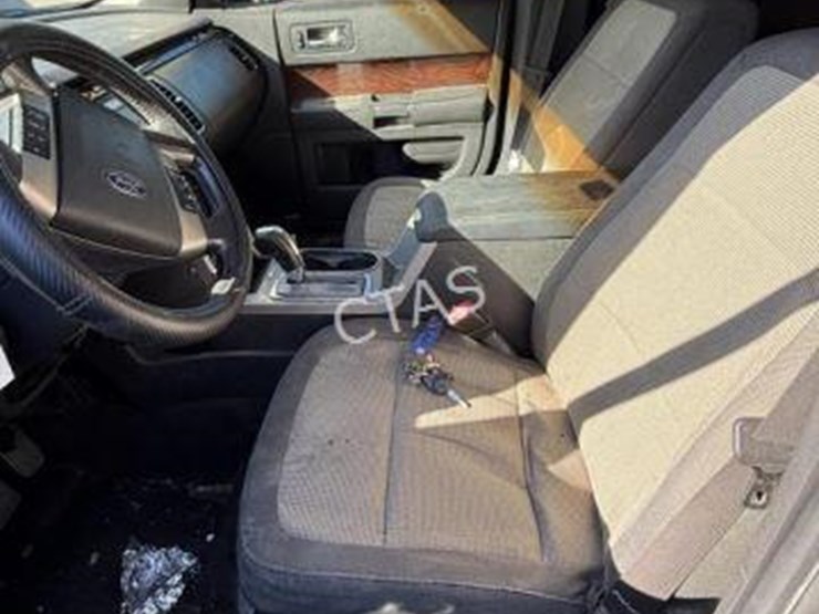 2010-ford-flex-image-19