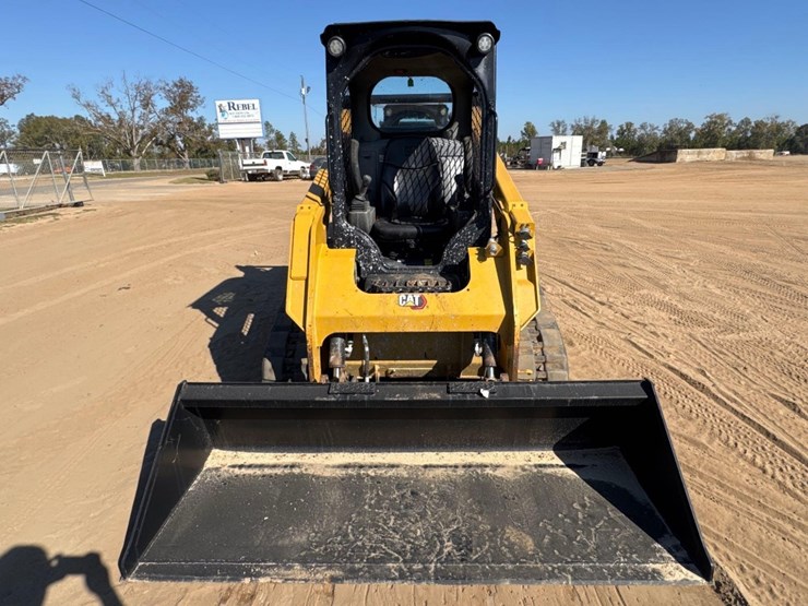 2023-caterpillar-259d3-image-7