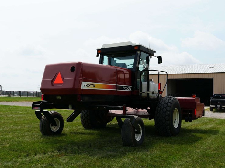 hesston-8550s-self-propelled-mower-conditioner-image-6