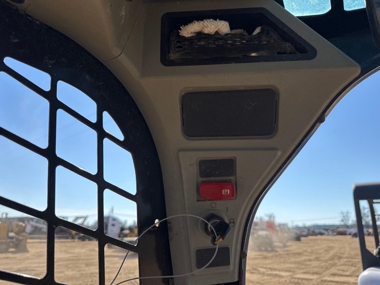 2023-caterpillar-259d3-image-35