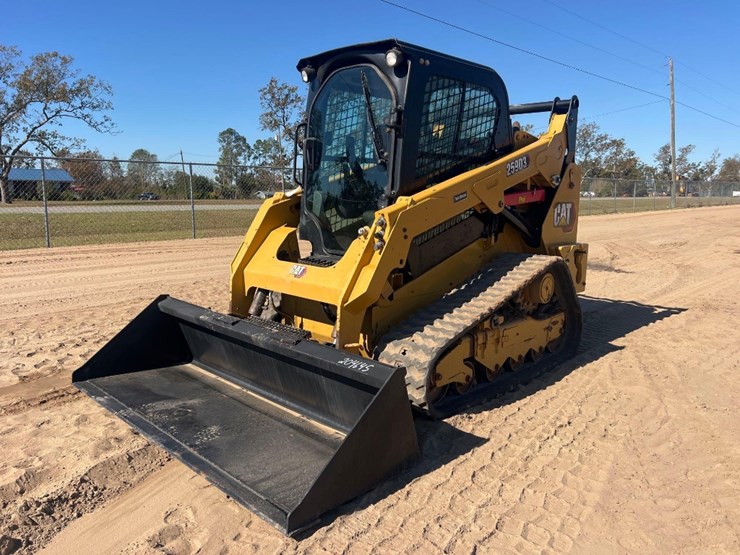 2020-caterpillar-259d3-image-8