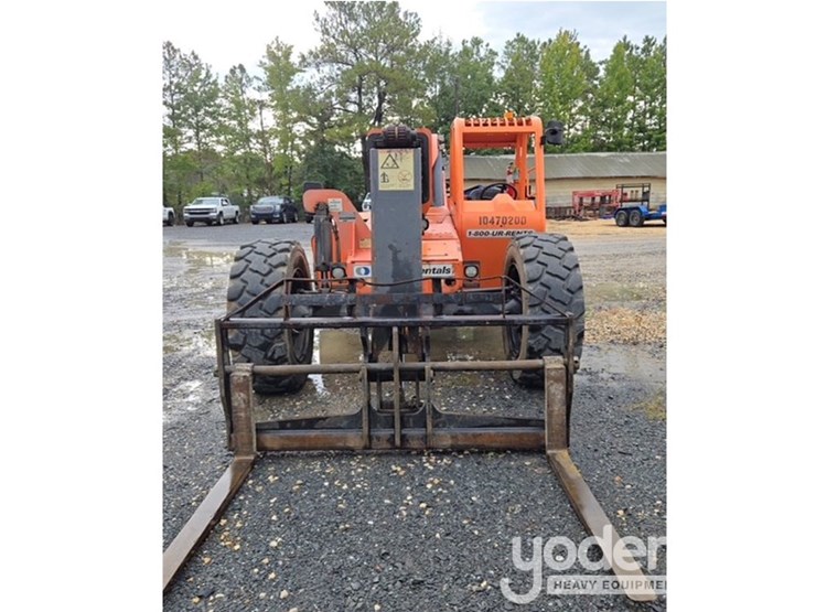 2016-sky-trak-8042-image-5