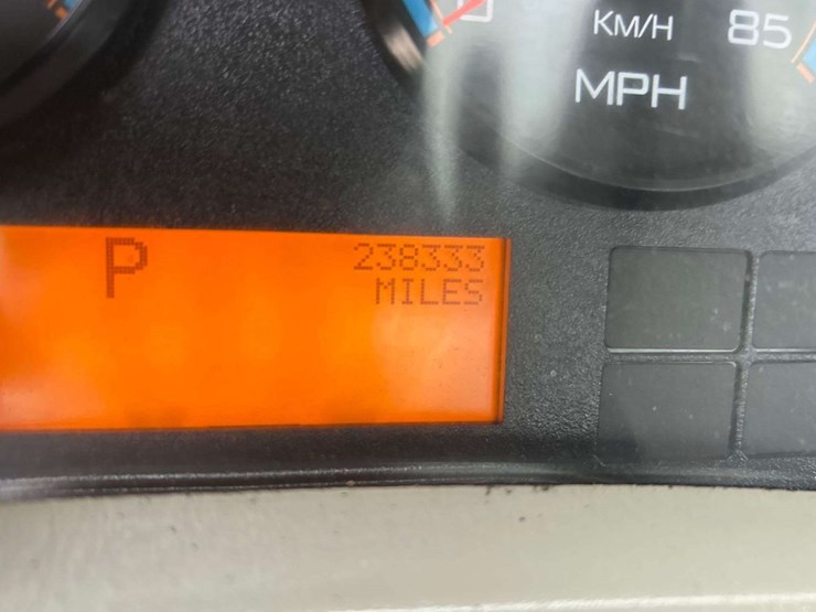 2018-international-durastar-4300-image-7