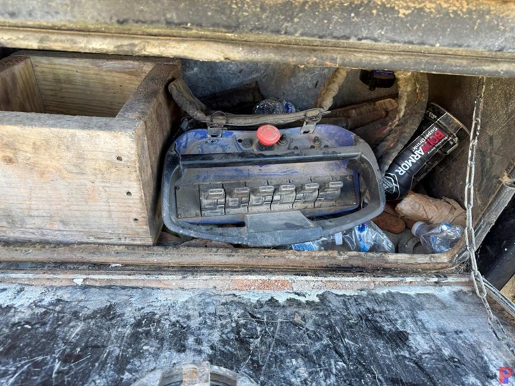 2015-john-deere-4045hf285-image-27