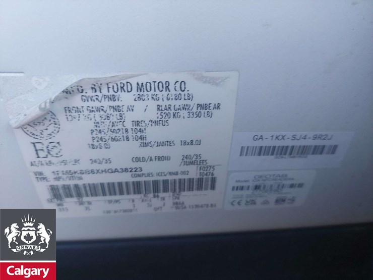 2017-ford-explorer-image-21