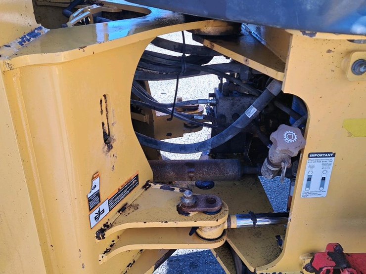 2018-deere-544k-image-24