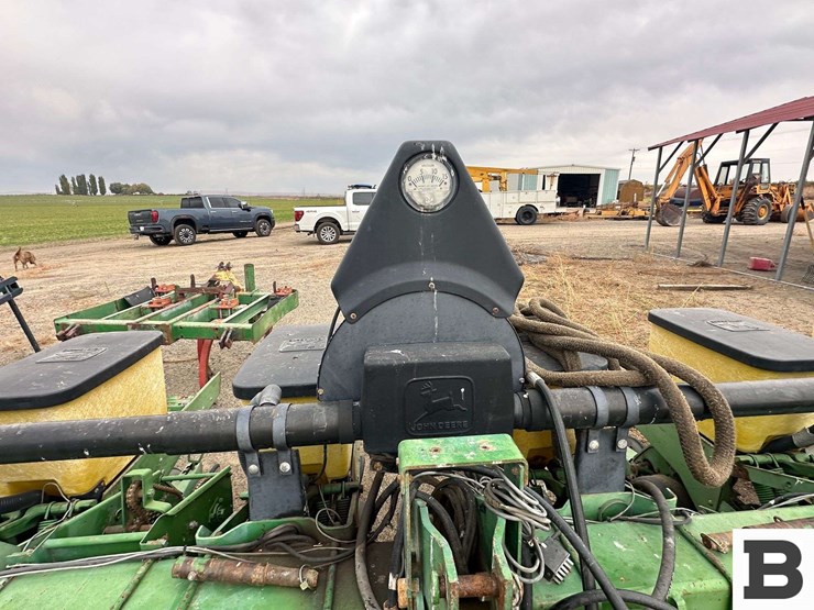 john-deere-7300-image-18