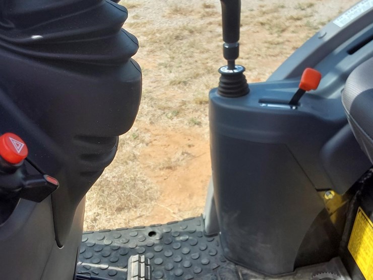 2023-mahindra-1635-hst-image-20