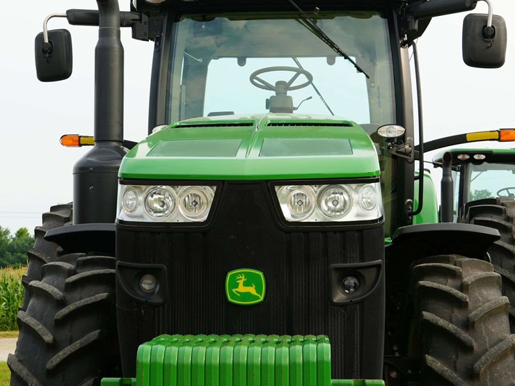 2012-john-deere-8235r-image-36