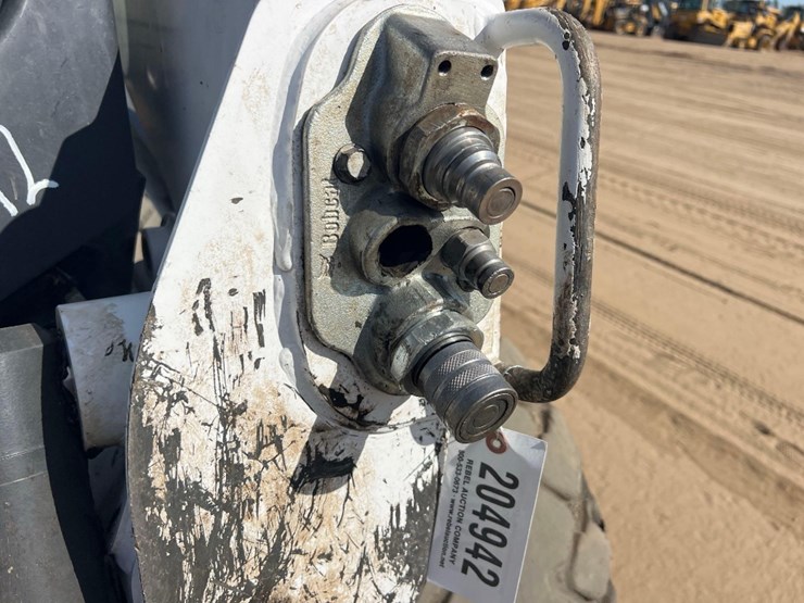 2022-bobcat-s770-image-11