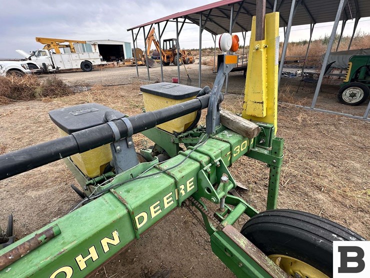 john-deere-7300-image-13